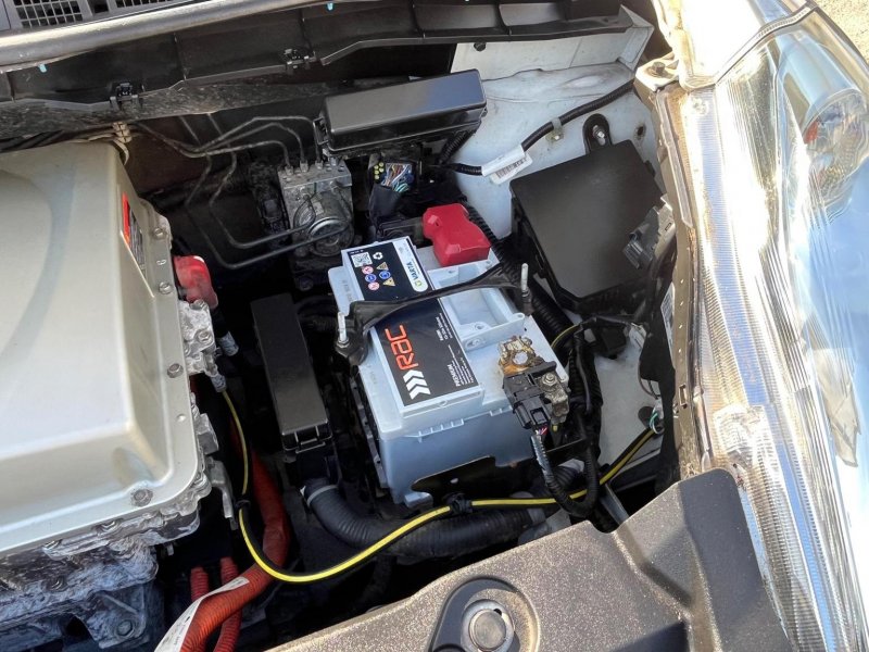 NISSAN LEAF