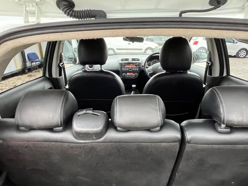 MITSUBISHI MIRAGE
