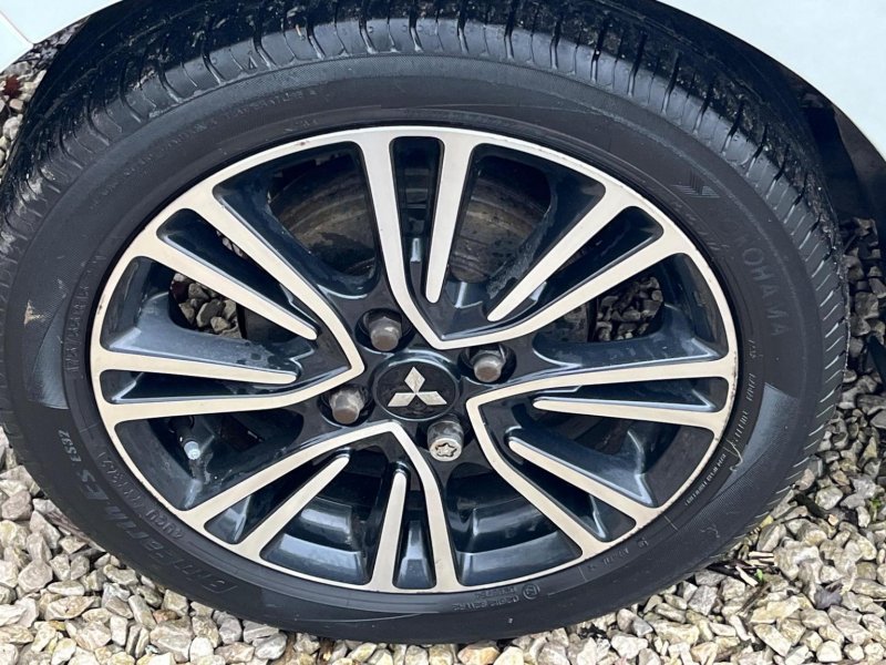 MITSUBISHI MIRAGE